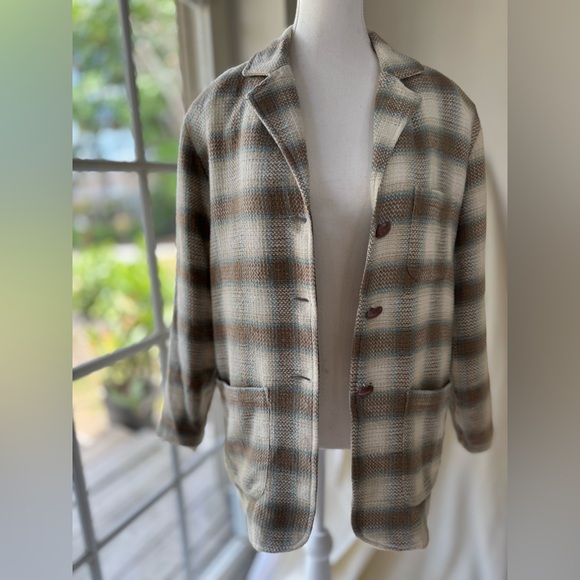 Plaid Over-Sized Blazer - Picture 8 of 9